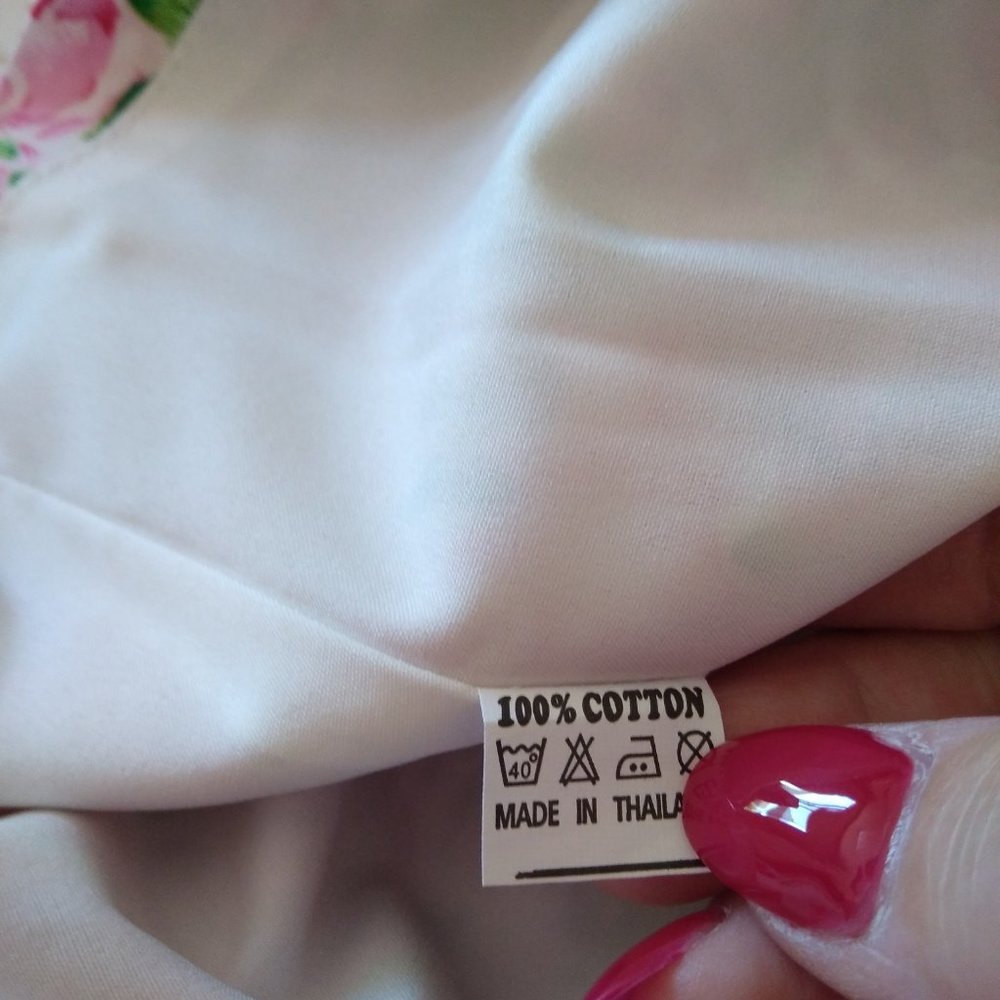Retro Style Unique Vintage Red Flower Zoey Top L NWOT - Picture 3 of 4